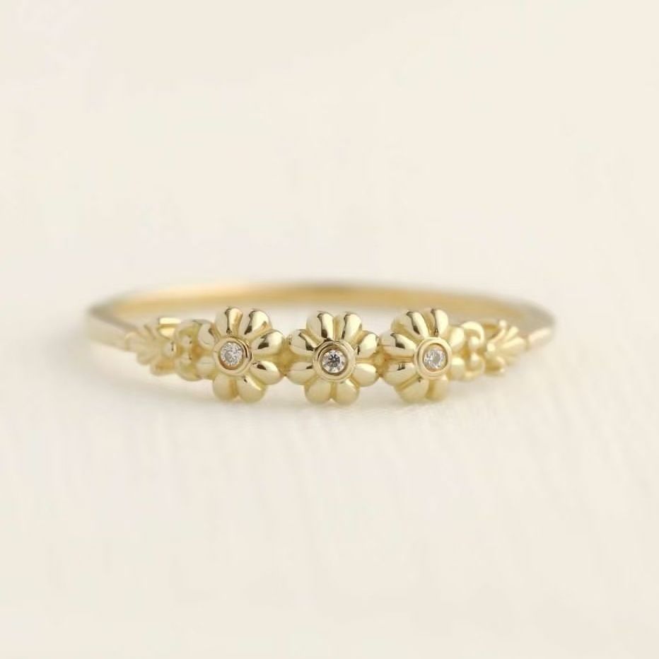 Sanjie's Ultra Simple New Small Flower Women's Ring Gold Ins Versatile Fashion Bracelet_ipsvogv.com