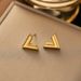 Korean Fashion V-letter Titanium Steel Non Fading Necklace For Women, Simple And Personalized Letter Pendant, Collarbone_ipsvogv.com