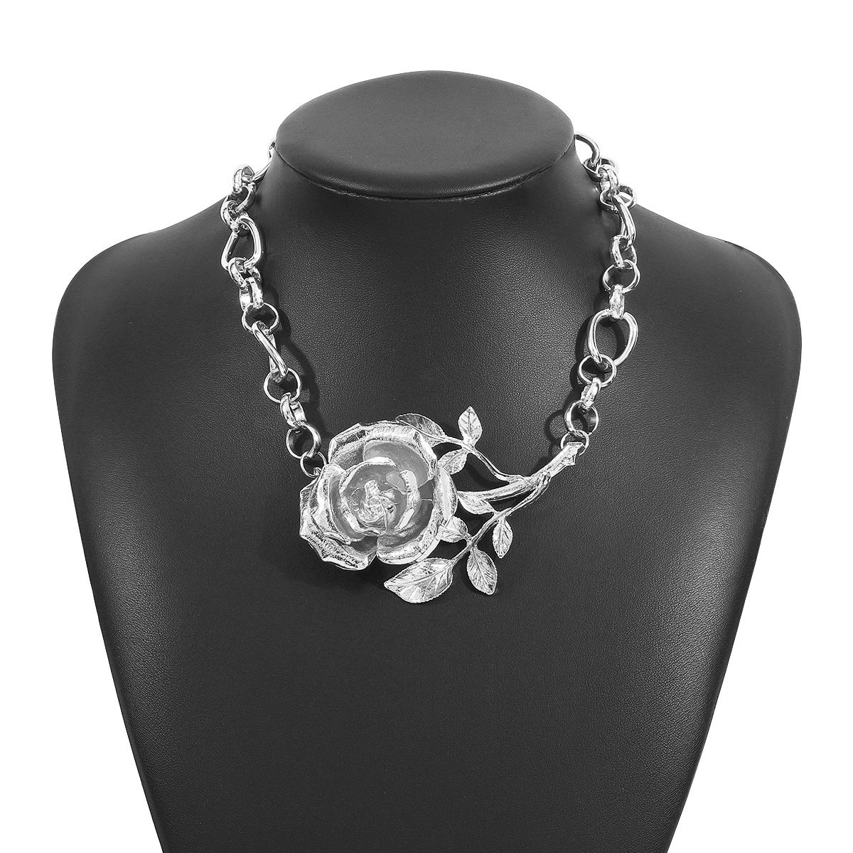 N12161ZA Heavy Industry Exaggerated Three Dimensional Metal Style Clavicle Chain Sweet Cool Rose Blossom Pendant_ipsvogv.com
