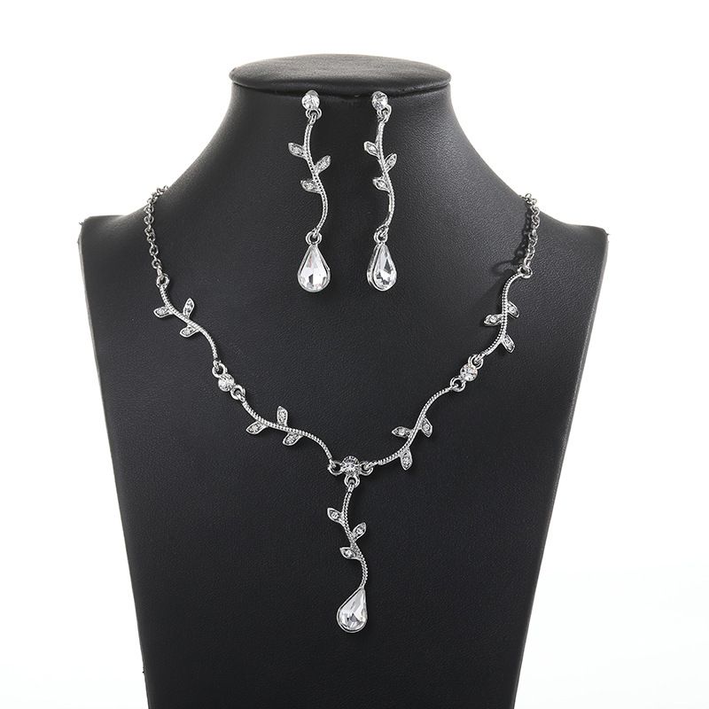 Korean Style New Rhinestone Elegant Fashion Folded Branch Wave Choker Necklace For Women_ipsvogv.com