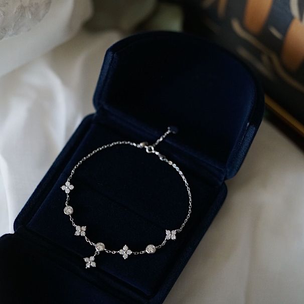 S Sterling Silver Zircon Clover Jewelry Gift, Exquisite Luxurious Style, And Elegant Bracelet_ipsvogv.com
