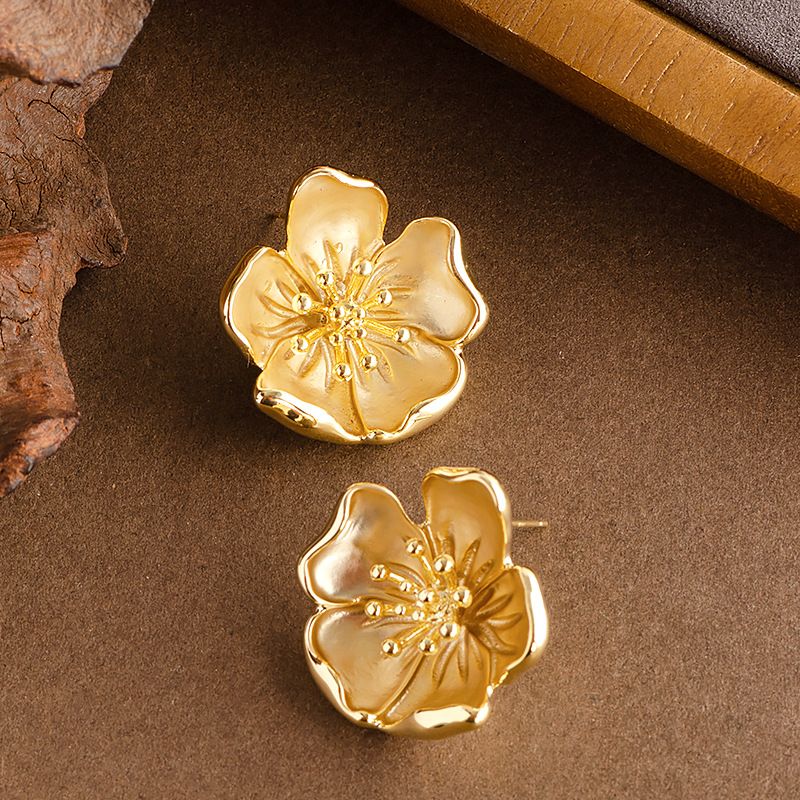 Fashionable Matte Gold And Silver Three-dimensional For Women, Exaggerated, Light Luxury, High-end Floral Earrings_ipsvogv.com