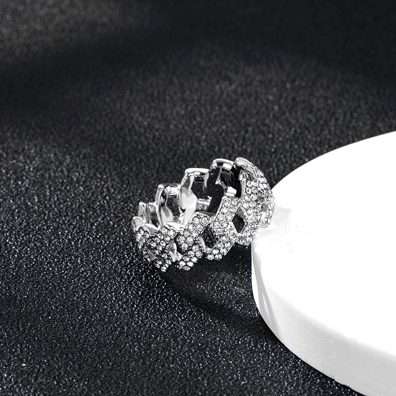 New personalized alloy ring unisex diamond jewelry luxury style fashion niche jewelry_ipsvogv.com