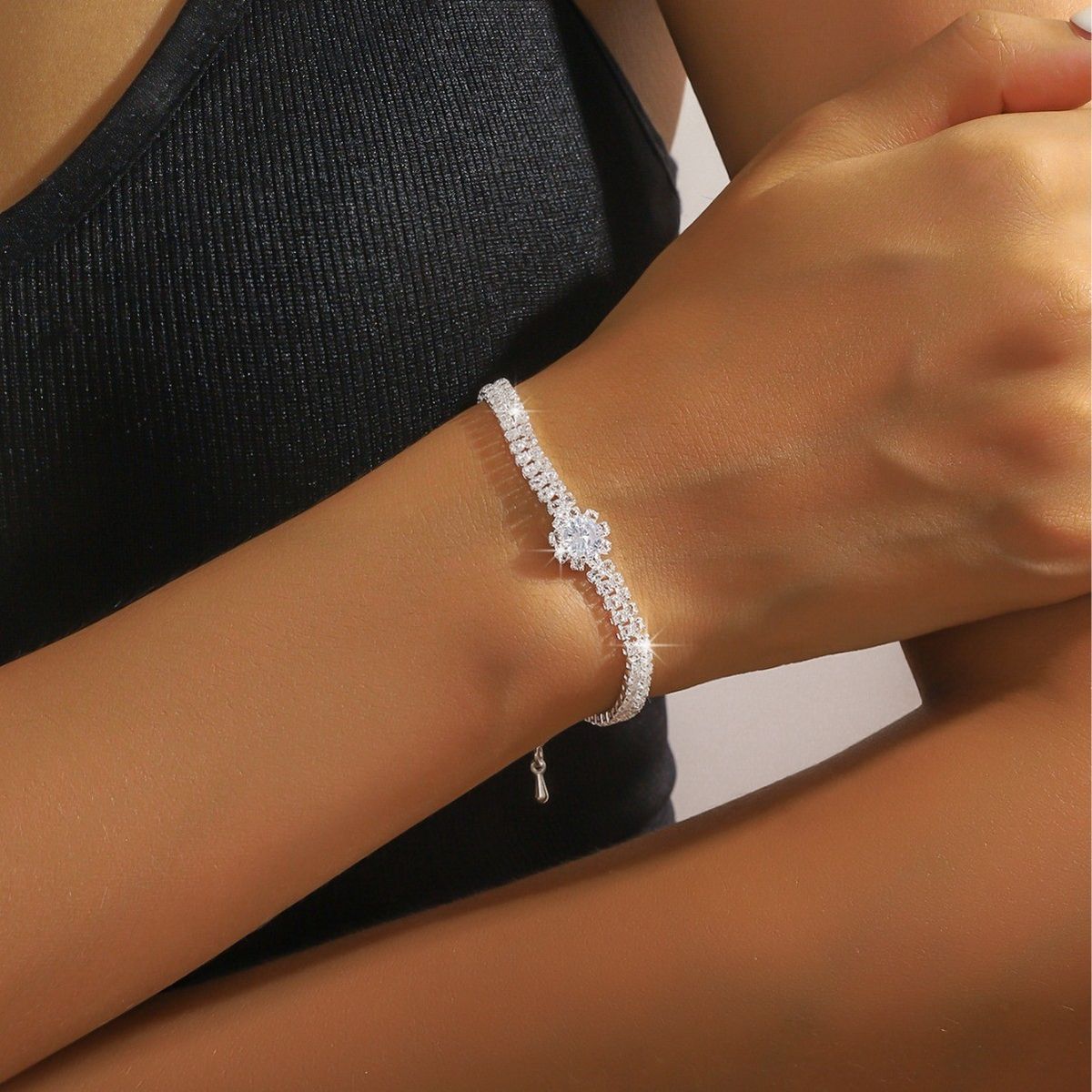 2025 Super Shiny Hollow Out Rhinestone Bride Banquet Zircon Versatile Simple Bracelet Bangle Accessory_ipsvogv.com