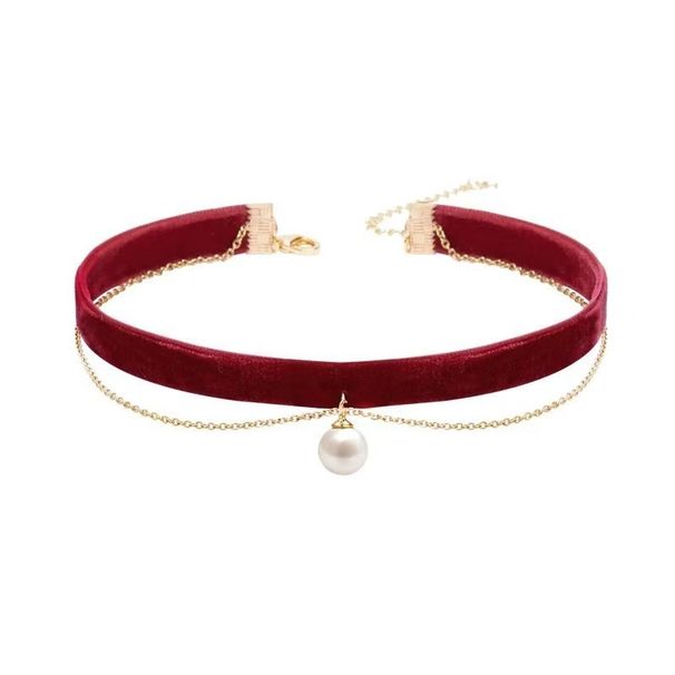 Hot Selling Red Heart Clavicle Chain Pearl Rose Flower Necklace Niche Design Toast Dress Accessories_ipsvogv.com