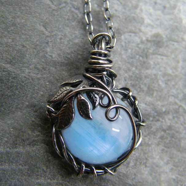 Moonstone Necklace, Female Personality, Leaf Wrapped Pendant, Bohemian Style Necklace_ipsvogv.com