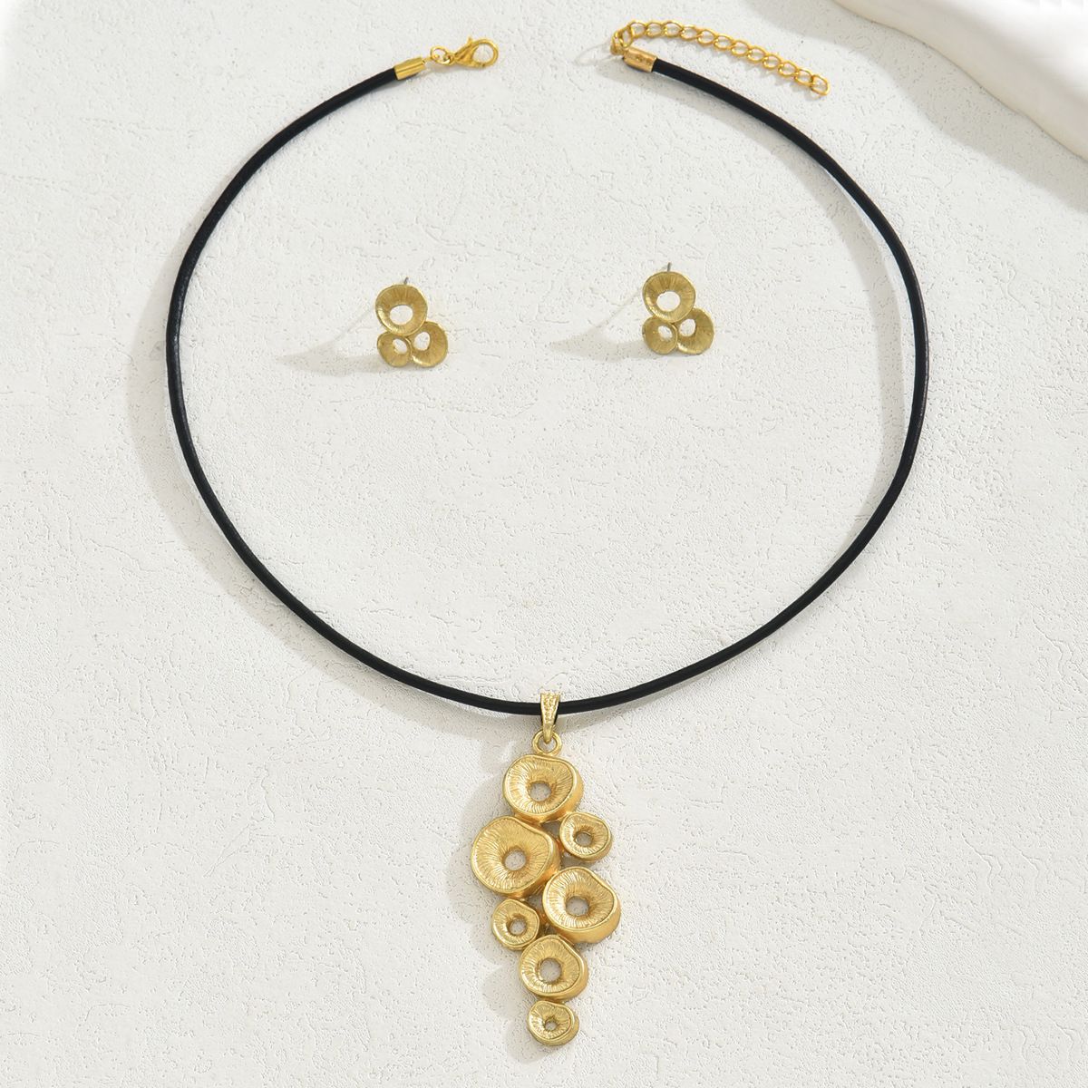 Versatile Fragrance Series Women's Earnail Necklace Set with Personalized, Simple, Irregular, and Unique Design Sense:_ipsvogv.com
