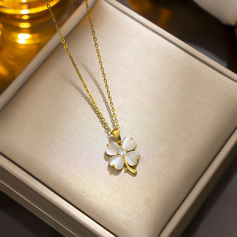 Lucky four-leaf clover necklace women's gold-plated cat's eye exquisite petal clavicle chain simple temperament women's new necklace_ipsvogv.com