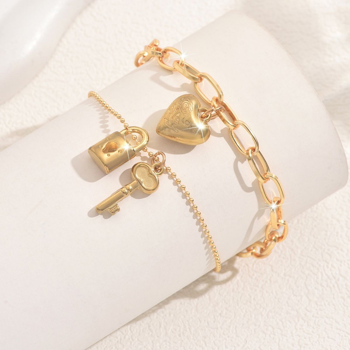 Unisex Jewelry Fashion Punk Style Hip Hop Bracelet For Women Ins Niche Design Love Key Pendant Personality Chain Simple Bracelet_ipsvogv.com