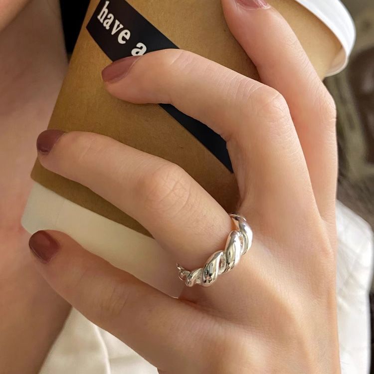 S Sterling Silver Fried Dough Twists Cow Horn Bag For Female Ins Cool Style Small Crowd Minimalist Hollow Out Winding_ipsvogv.com
