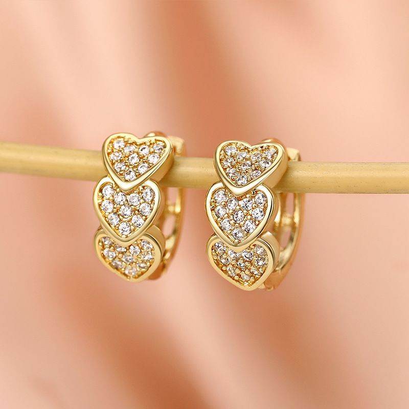 Cao Shi Exaggerates Personality Korean Zircon Love Earrings, Circle Style Heart Shaped Earrings_ipsvogv.com