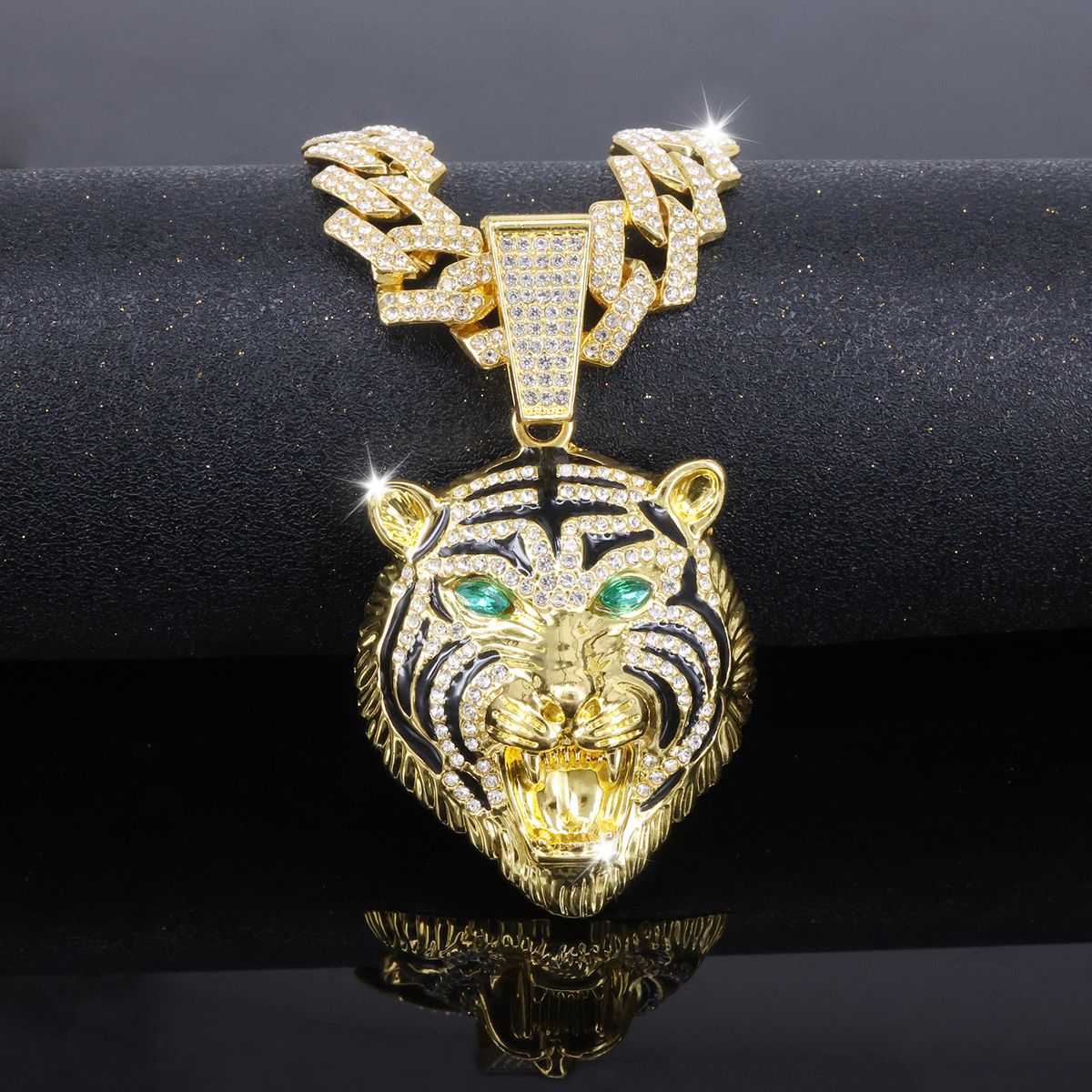Unisex Domineering Alloy Three Dimensional Full Diamond Tiger Head Pendant Men's Hip Hop Cool Personality Diamond Necklace_ipsvogv.com