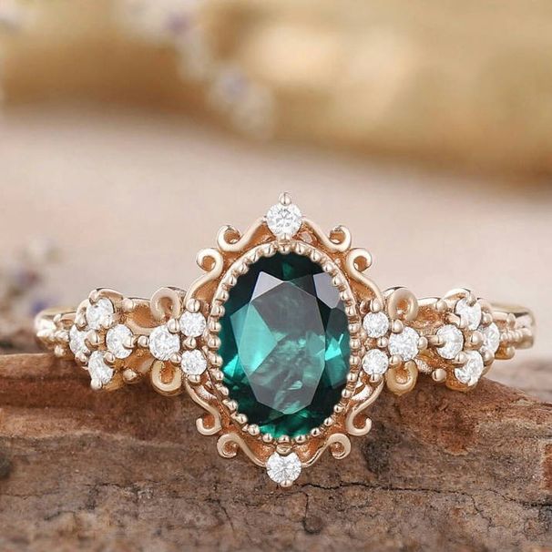 Yiwu Sanjie Jewelry New Women's Alloy Inlaid With Green Zircon Diamond Ring Trend_ipsvogv.com