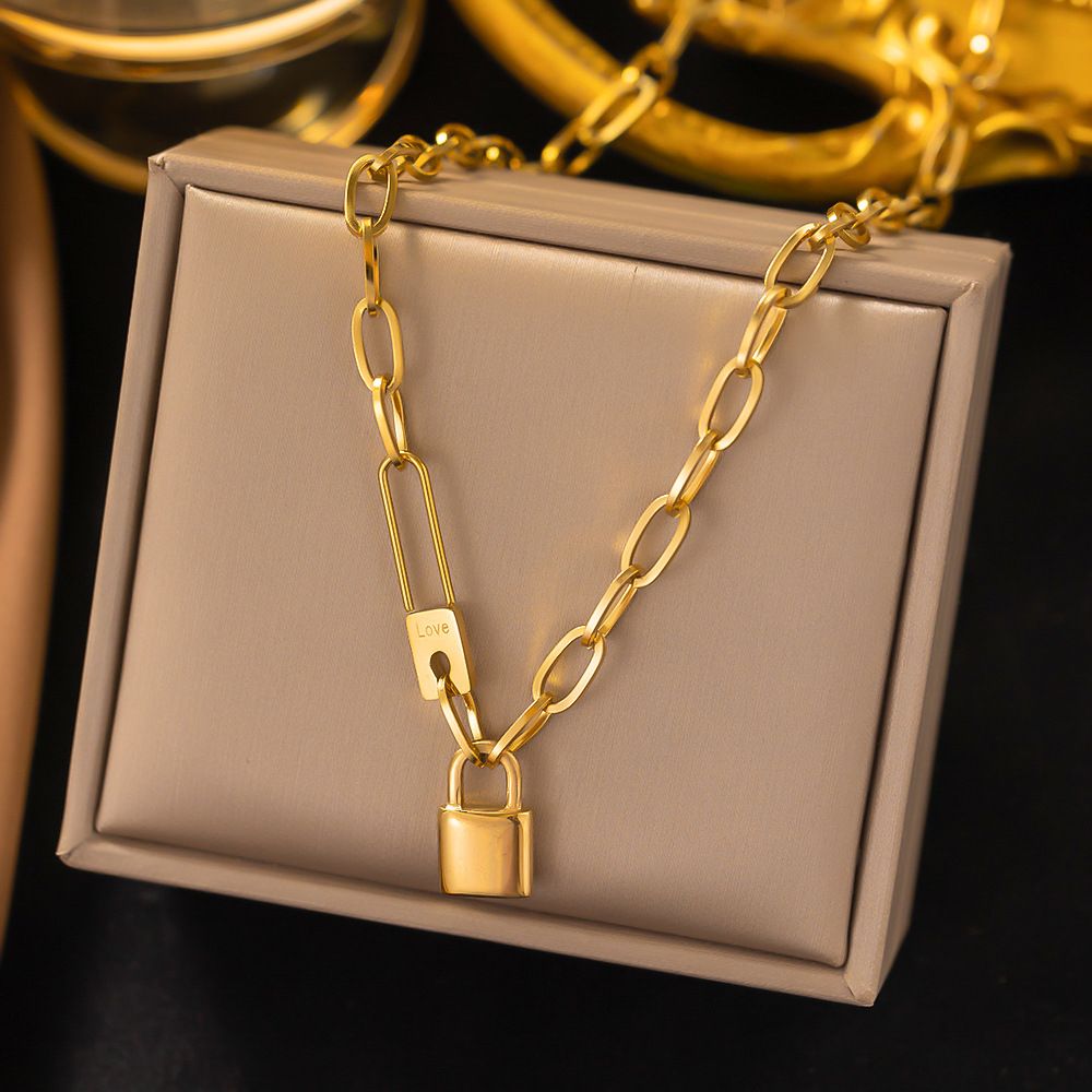 Street Hip Hop High End Pendant Paper Clip Necklace Women's Trendy Gold Cold Wind Lock_ipsvogv.com