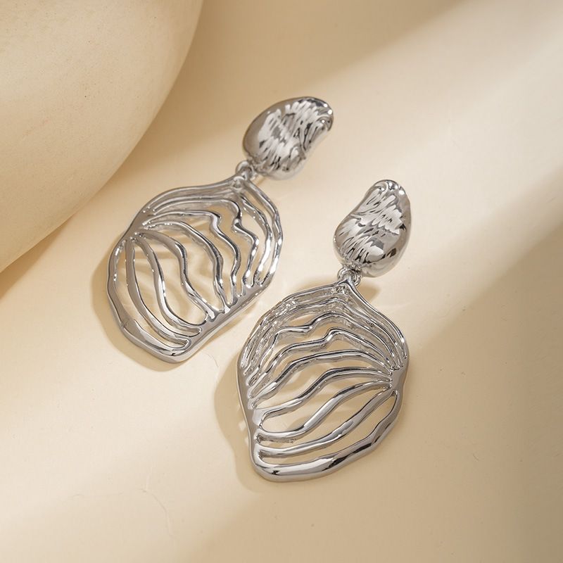 INS Style Brass Fashionable Elegant Women's Versatile Gold Exaggerated Personality Long Leaf Earrings_ipsvogv.com