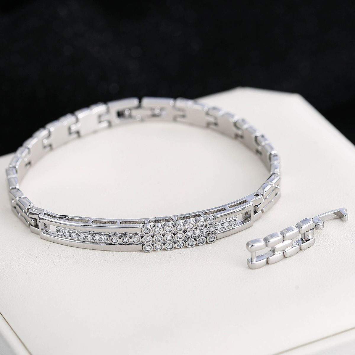 Bracelet Simple Temperament Micro Inlaid Zircon Bracelet Fashion Exquisite Trend Jewelry_ipsvogv.com