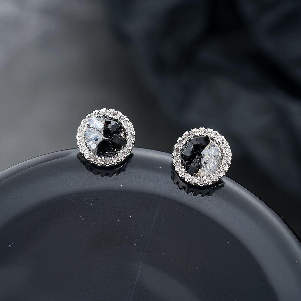 Full Diamond Ice Crystal Earrings Men With Irregular Unique Design, Titanium Steel That Does Not Fade, Personalized And_ipsvogv.com