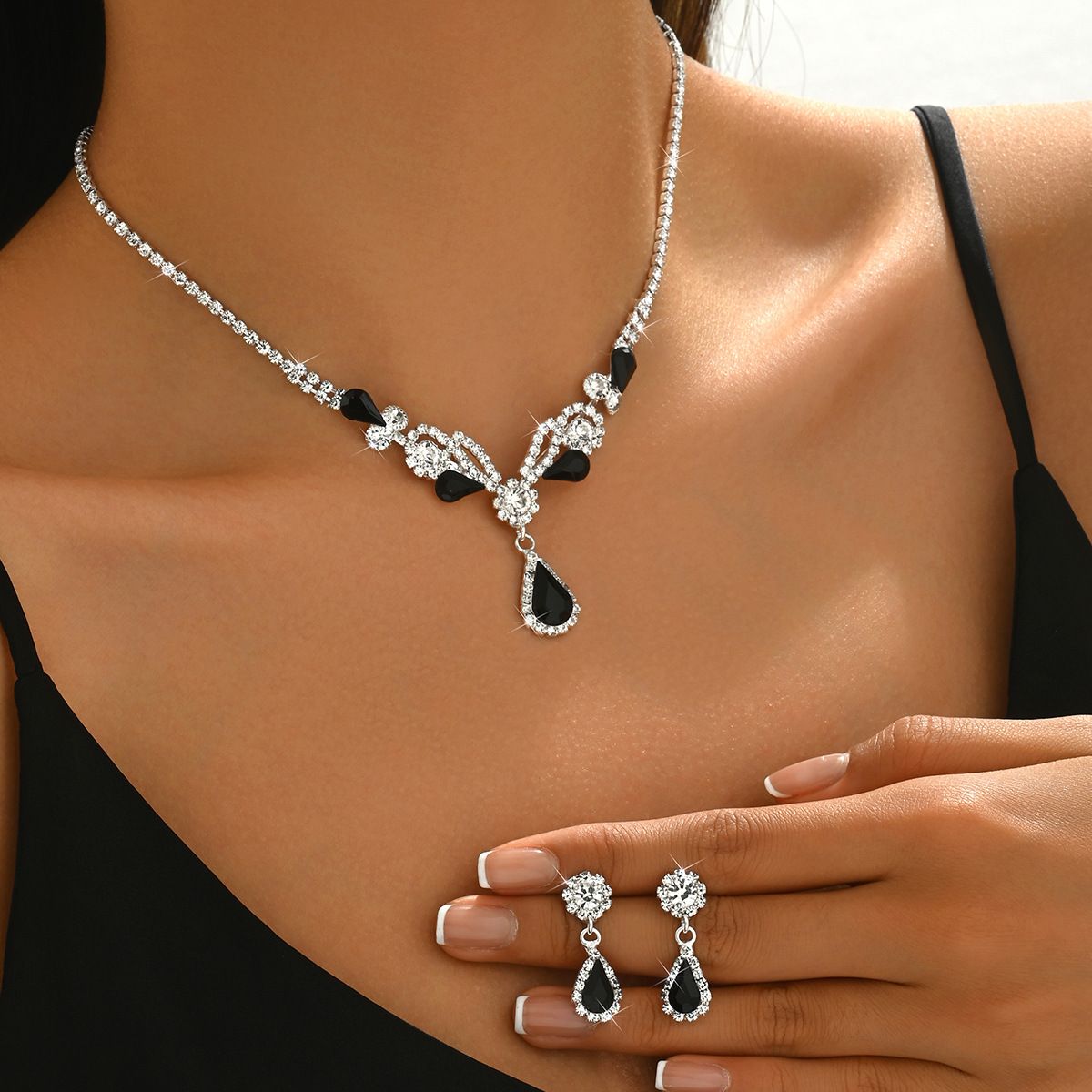 Niche Versatile Fresh Necklace Pendant Earring Set Two-Piece Clavicle Chain Jewelry Bridal Accessories_ipsvogv.com