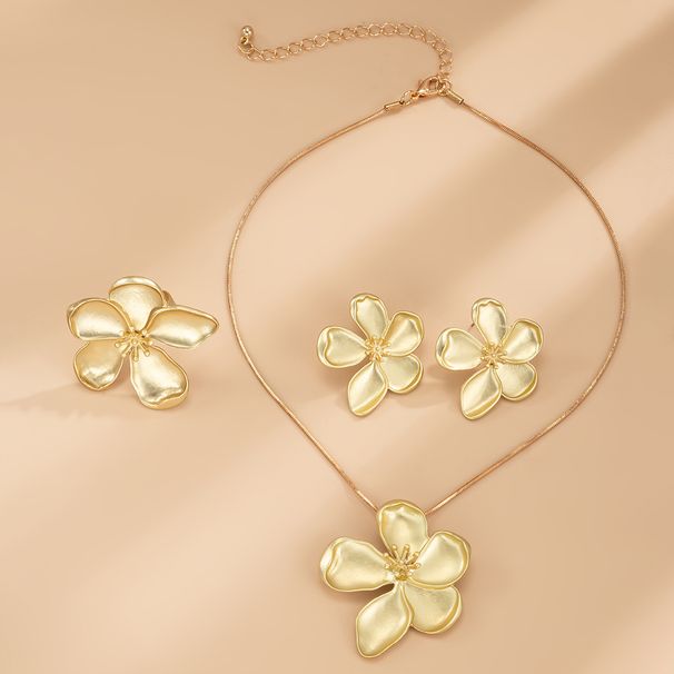 Women's Jewelry Set Fashion Curled Five Leaf Flower Stamen Snake Chain Set Necklace Small Fresh Copper Chain Alloy Clavicle Chain_ipsvogv.com
