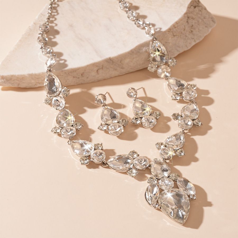 Light luxury style diamond-encrusted water drop stud earrings sweater chain 2-piece set, personalized temperament high-end necklace_ipsvogv.com