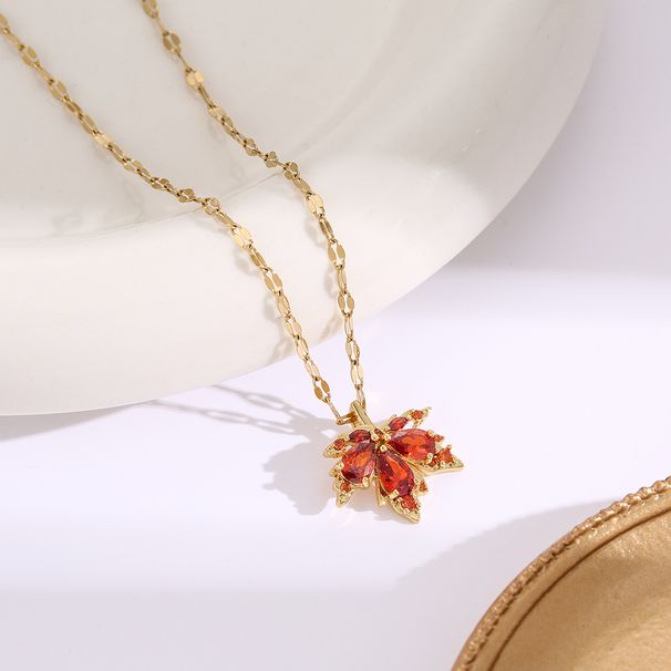 Titanium Steel Neck Women's New Zircon Maple Leaf Fashion and Simplicity, Colorless Embedding Purple Maple Leaf_ipsvogv.com