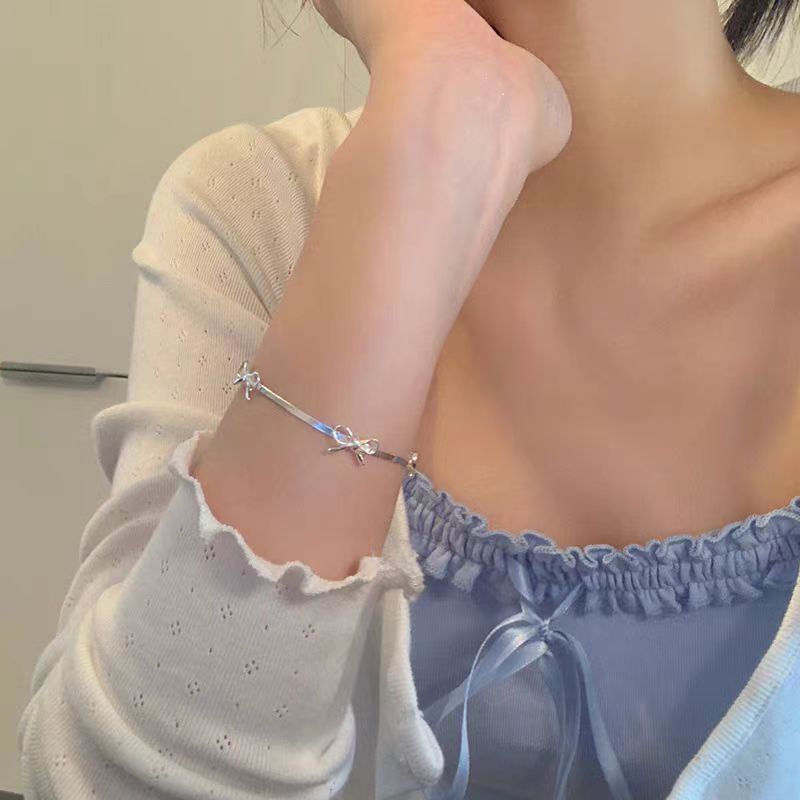 Sweet And Cool Minimalist Butterfly Bow Bracelet For Girls, Niche, Light Luxury, Exquisite New Style, High-end Design,_ipsvogv.com
