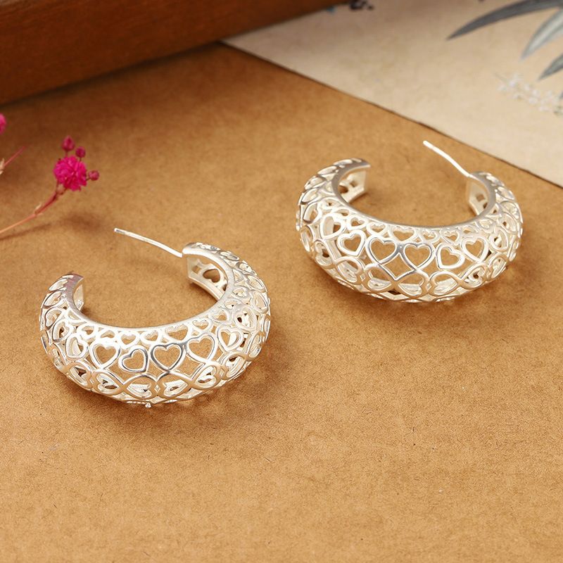 Ins Love Earrings Hollow Fashion New Versatile Temperament High Grade Earrings Female C Shaped Temperament Niche Personality Earrings_ipsvogv.com