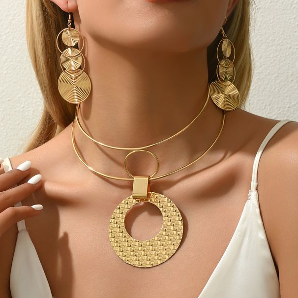 Women’s Jewelry Set Fashion Geometric Niche Design Light Luxury Necklace Earrings Jewelry Simple Exaggerated Ladies Collar Versatile Earrings Earrings_ipsvogv.com