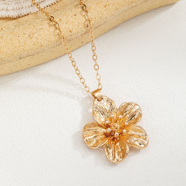 Fashionable Temperament Petal Metal Pleated Flower Pendant Adjustable Women's Necklace Collarbone Chain_ipsvogv.com