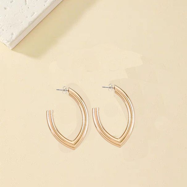 Atmospheric 2024 New High-end Ring Temperament Metal Hollow Ear Shaped Earrings_ipsvogv.com