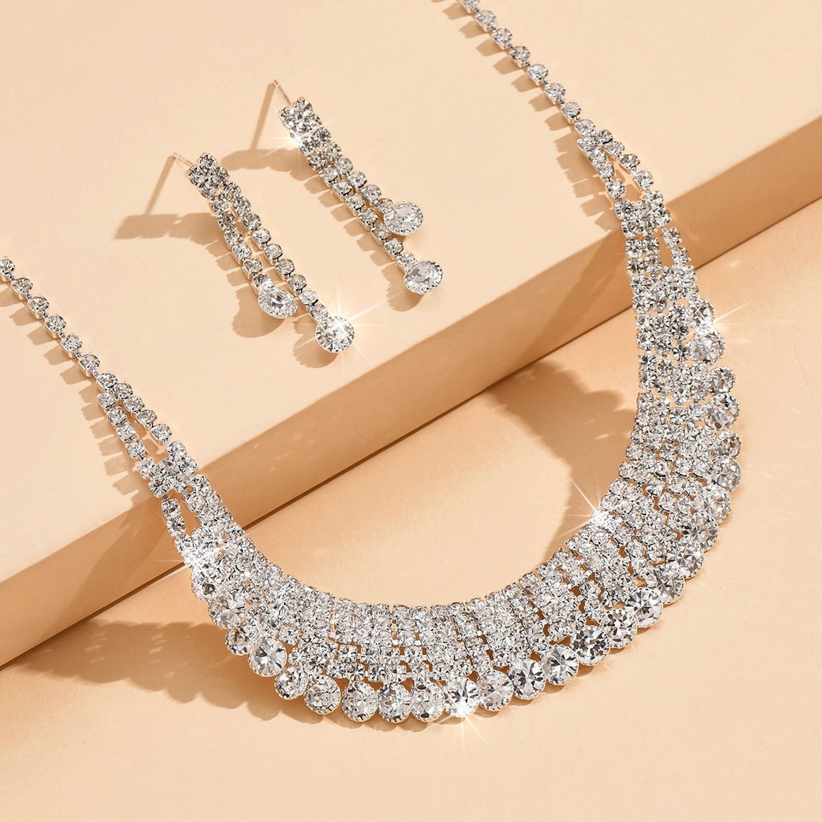 Women’s Jewelry Set Fashion New Style Dazzling Full Diamond Rhinestone Necklace Earrings Set Bridal Wedding Jewelry Temperament Simple Versatile Set_ipsvogv.com