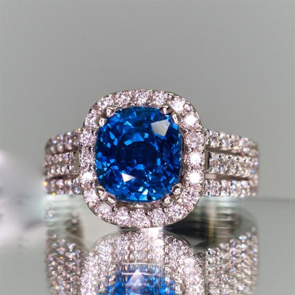 Cao Shi's New Copper Inlaid Blue Zircon Luxury Ring For Women_ipsvogv.com