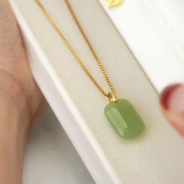 2023 New Satisfactory Necklace Women's Light Luxury Rushi Brand Pendant Emerald Green Display White Collar Chain INS_ipsvogv.com