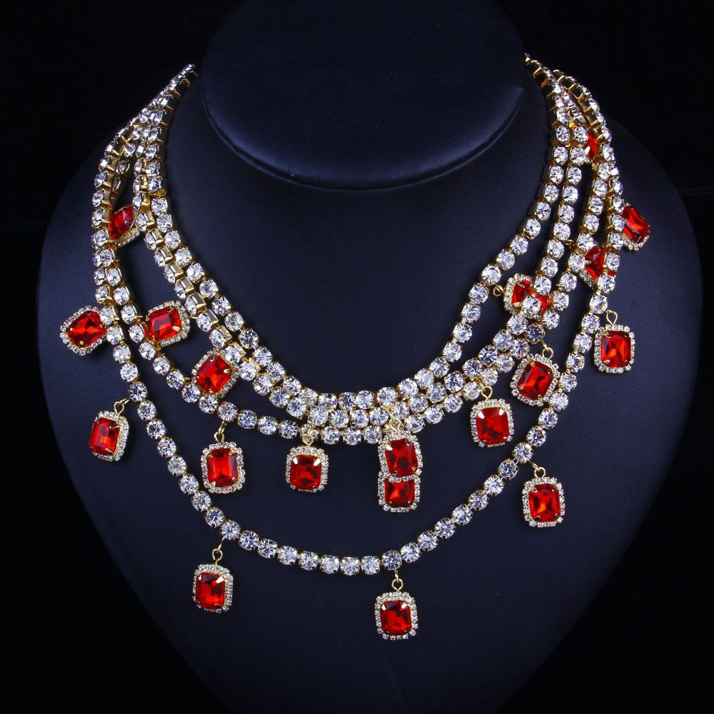 Luxury Full Diamond Neck Chain Female Niche Design Bride Shiny Luxury Rhinestone Necklace_ipsvogv.com