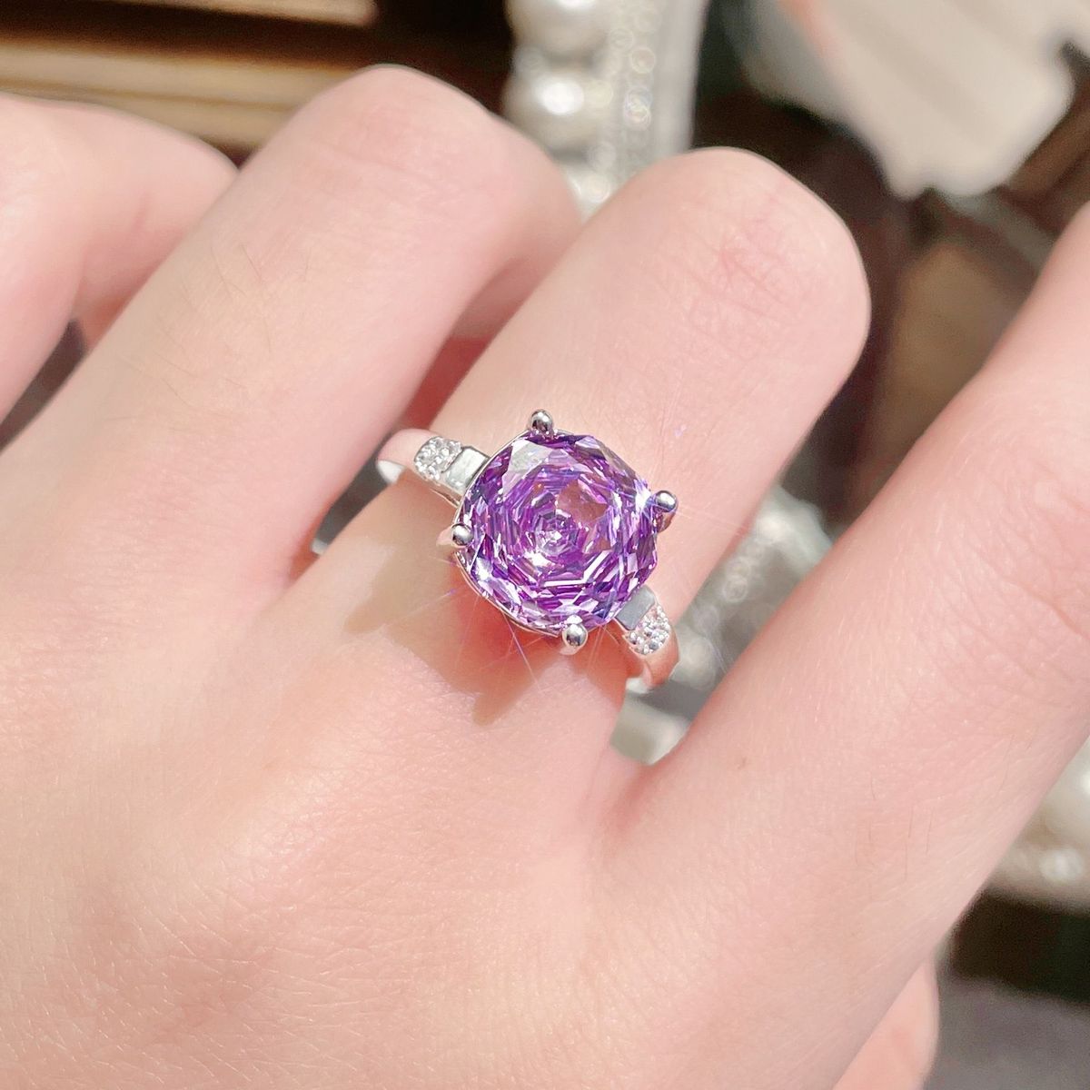 Hot In 】 Selling 【 Store Internet Celebrity Princess Luxurious And Fashionable Temperament Simulation Crystal Octagonal 【 】_ipsvogv.com
