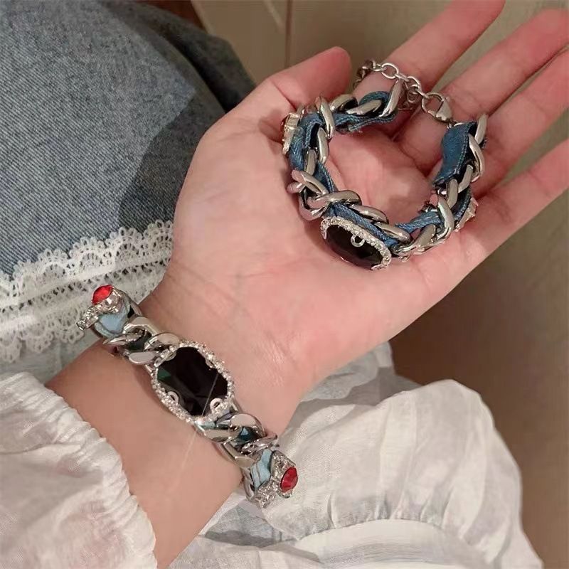 Red And Blue Element Metal Necklace Ins Hip-hop Fashionable Bracelet Niche Design High-end Clavicle Chain_ipsvogv.com