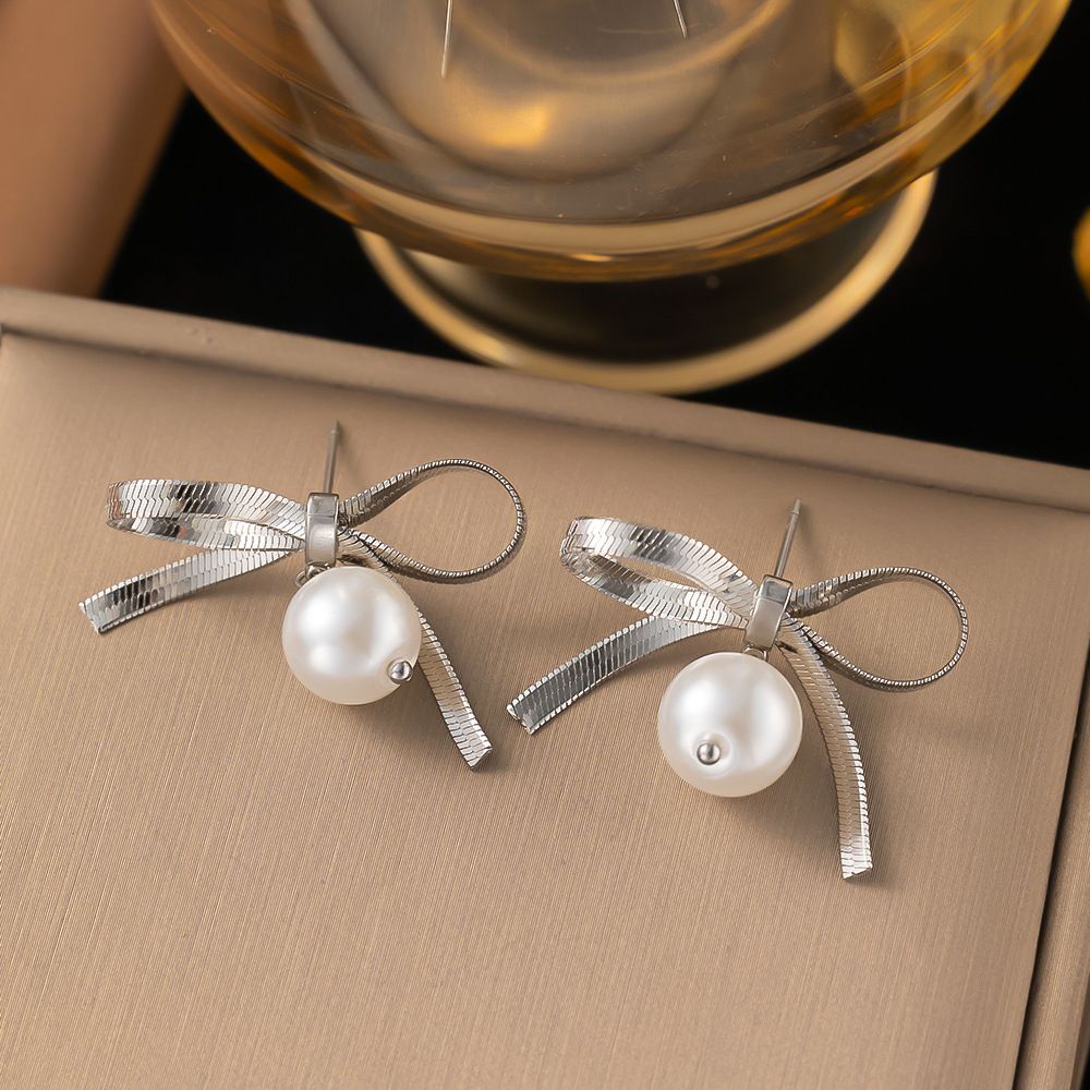 Fashionable Stainless Bow Pearl Earrings For Women, Niche And Versatile, Titanium Steel Heart Earrings, Elegant Ear_ipsvogv.com