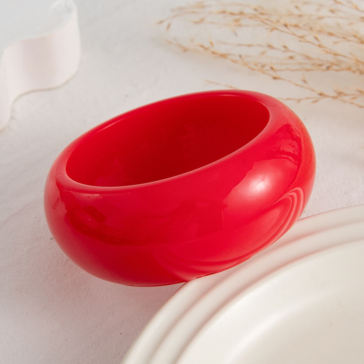 Wide Acrylic Curved Bracelet Women's Spring 2025 Trendy Fashion Internet Celebrities Photo Photo With Accessories_ipsvogv.com