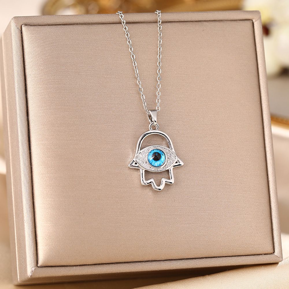 Titanium Steel Necklace, Female Demon's Eye, Fashionable Design, Niche Pendant, Temperament, Collarbone Chain Accessory_ipsvogv.com