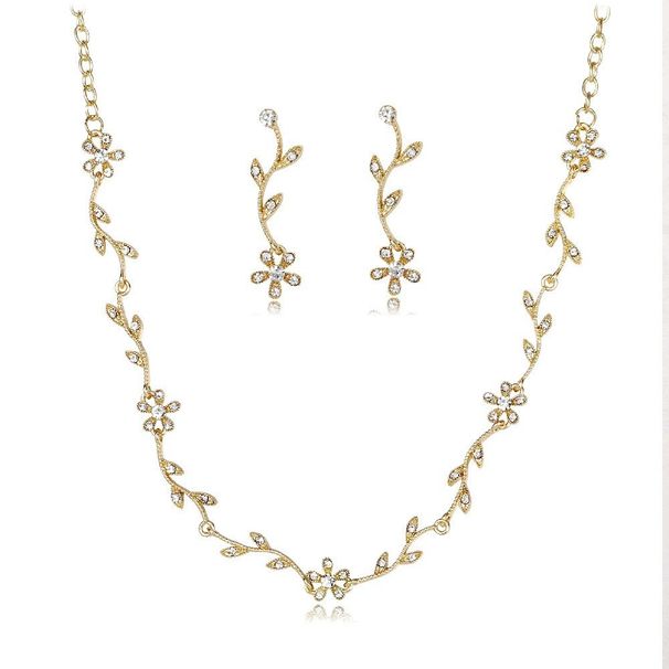 Luxury Accessories Necklace Bracelet Earrings Three-Piece Niche High-End Set Dress Versatile Jewelry_ipsvogv.com