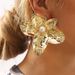 E12927 Personalized Exaggerated Design Large Flower for Women, Fashionable and High End, Irregular Petal Earrings_ipsvogv.com