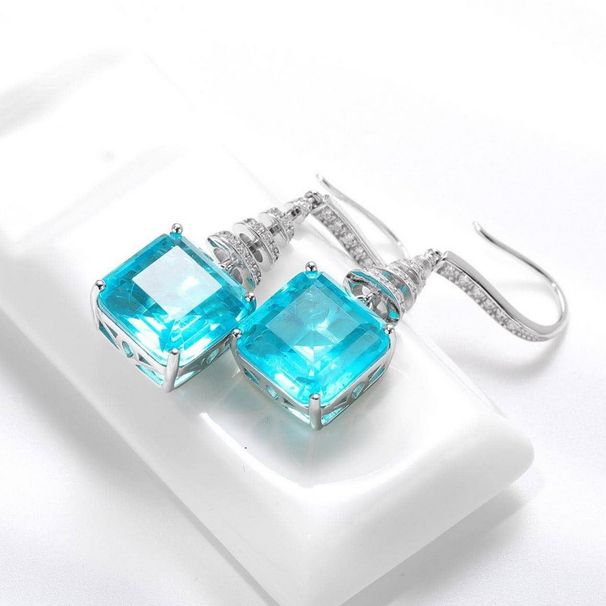 Light Luxury Emerald Green Square Diamond Earrings For Women S925 Silver Inlaid Crack Inclusions Artificial Gemstone Earrings_ipsvogv.com