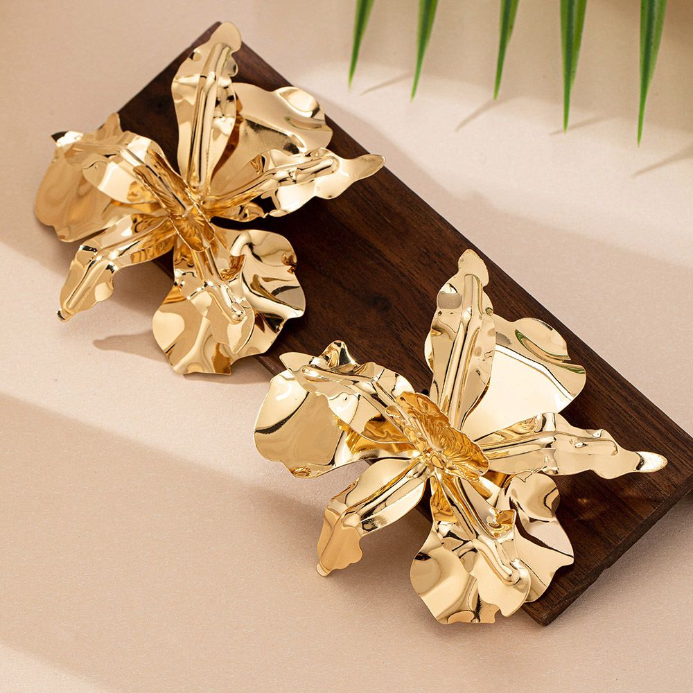 Exaggerated Temperament Metallic Large Flower For Women, Internet Celebrity Style, Unique Street Fashion Floral Earrings_ipsvogv.com