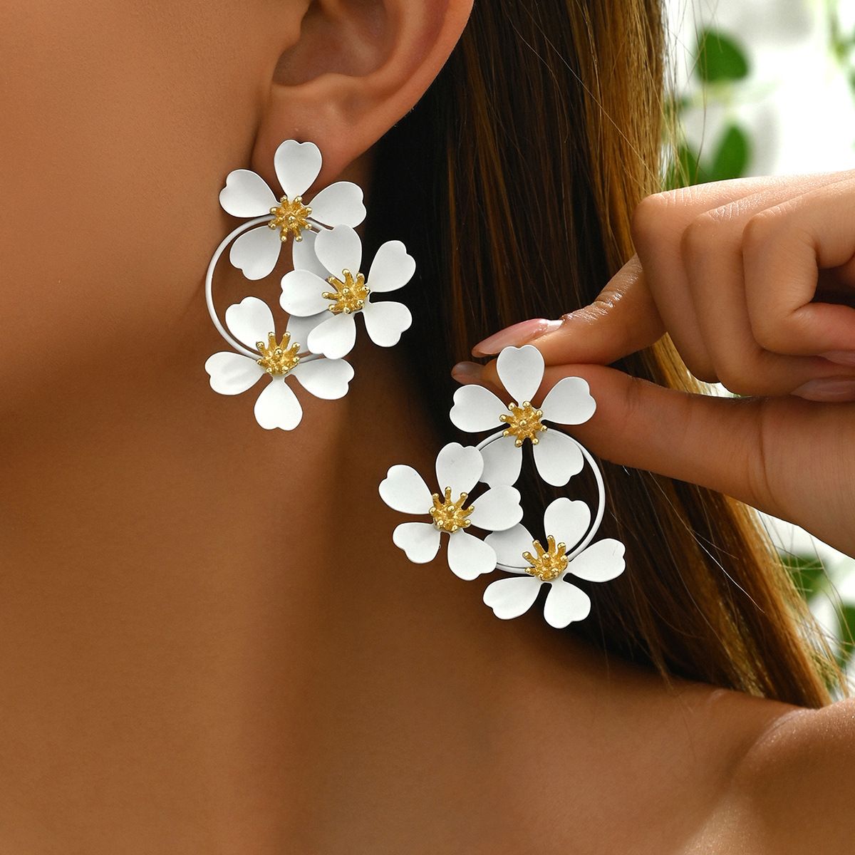 Fashion OL High End Simple Flower Earrings Personality Plum Blossom Acrylic Design Niche Earrings Ladies Earrings_ipsvogv.com