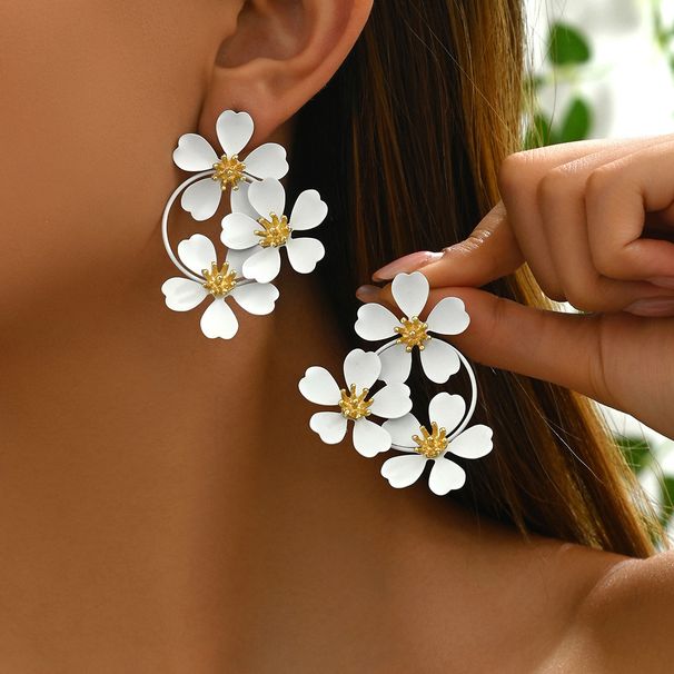 Fashion OL High End Simple Flower Earrings Personality Plum Blossom Acrylic Design Niche Earrings Ladies Earrings_ipsvogv.com