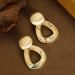 Silver Needle French Elegant And Personalized Hollow Out Colorful Abalone Shell For Women, Fashionable Temperament,_ipsvogv.com