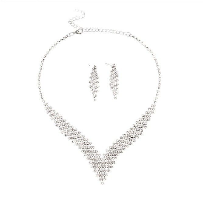 2025 Light Luxury Pearl Earrings Bracelet Niche Elegant Fashion High-end Clavicle Chain Necklace_ipsvogv.com
