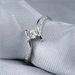 Cao Shi Recommends Wedding With Happy Embrace And Twisted Arms. Zircon Is A Classic Platinum Ring Accessory For Women_ipsvogv.com