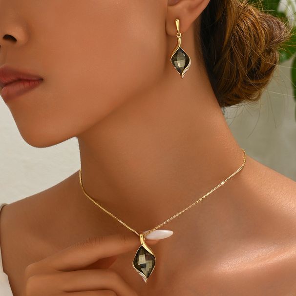 2024 New Style Necklace, Earrings, Women's Jewelry Set, High Grade with Diamond shaped Clavicle Chain_ipsvogv.com