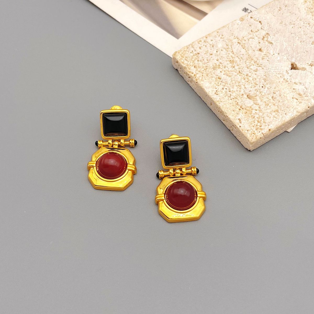 Wind Natural Red Black Agate Brass Plated True Gold Light Luxury Silver Needle Earrings_ipsvogv.com